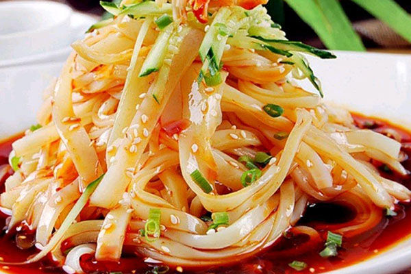 搟面皮機(jī)行業(yè)正在向自動(dòng)、智能化等方向發(fā)展